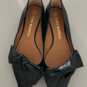 Tory Burch Elegant Black Leather Flats